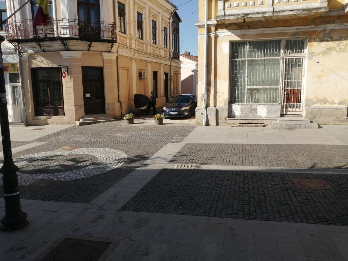 Hotel Rares Botoşani Exterior foto
